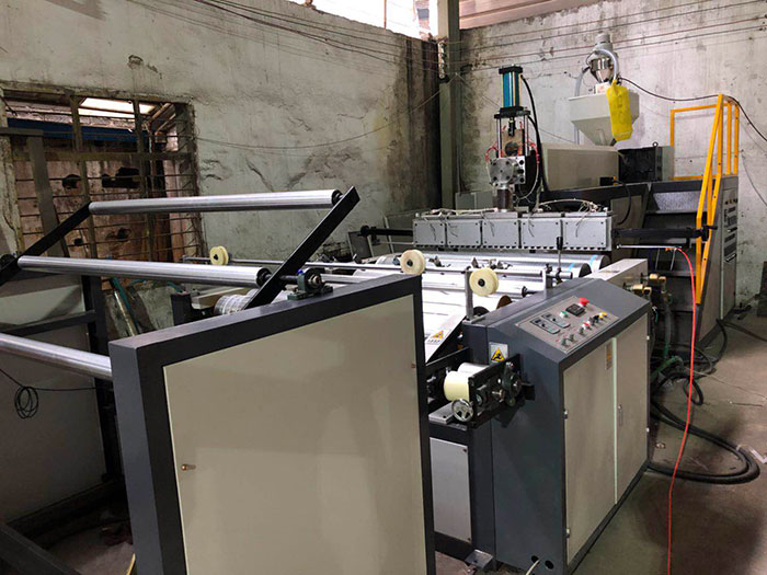 LSPE1600型全自動(dòng)高速聚乙烯氣泡膜機(jī)(氣墊膜機(jī))設(shè)備氣泡膜機(jī)器01